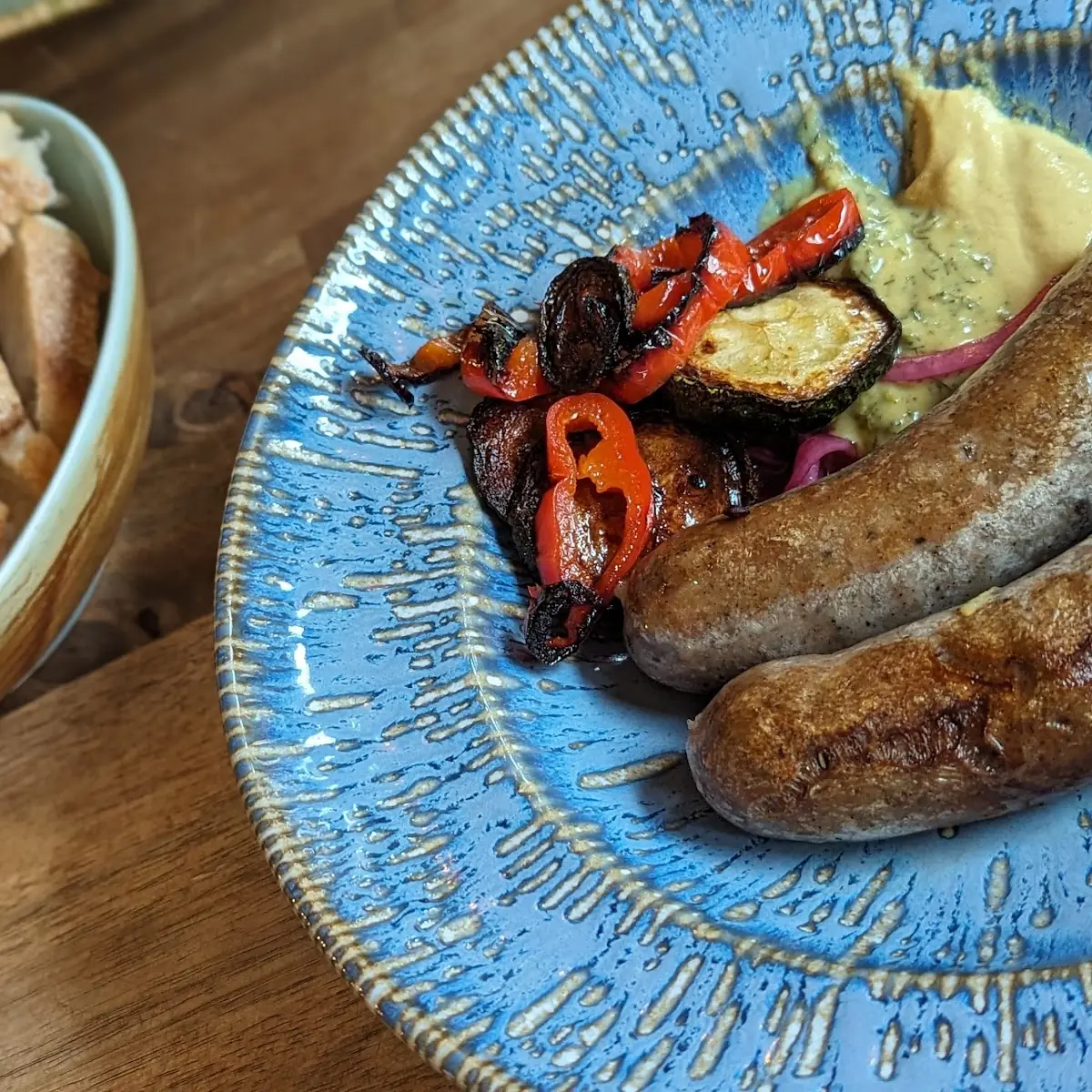 Gegrillte Wildbratwurst