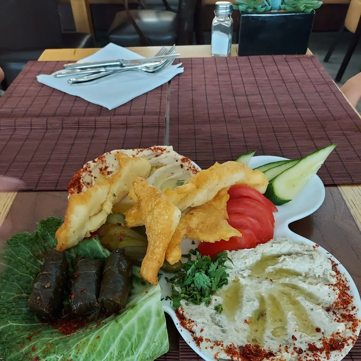 طبق مقبلات مشكل لذيذ جدا