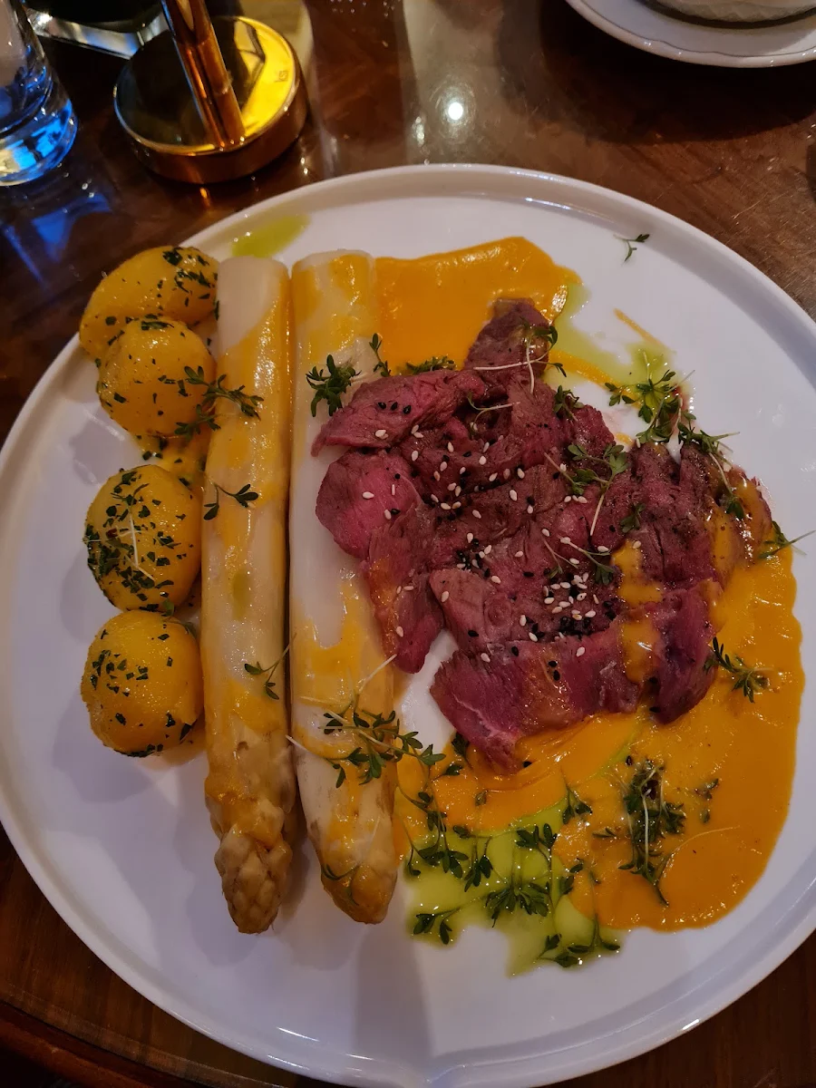 Flat Iron Steak with Organic Asparagus and Parsley Potatoes