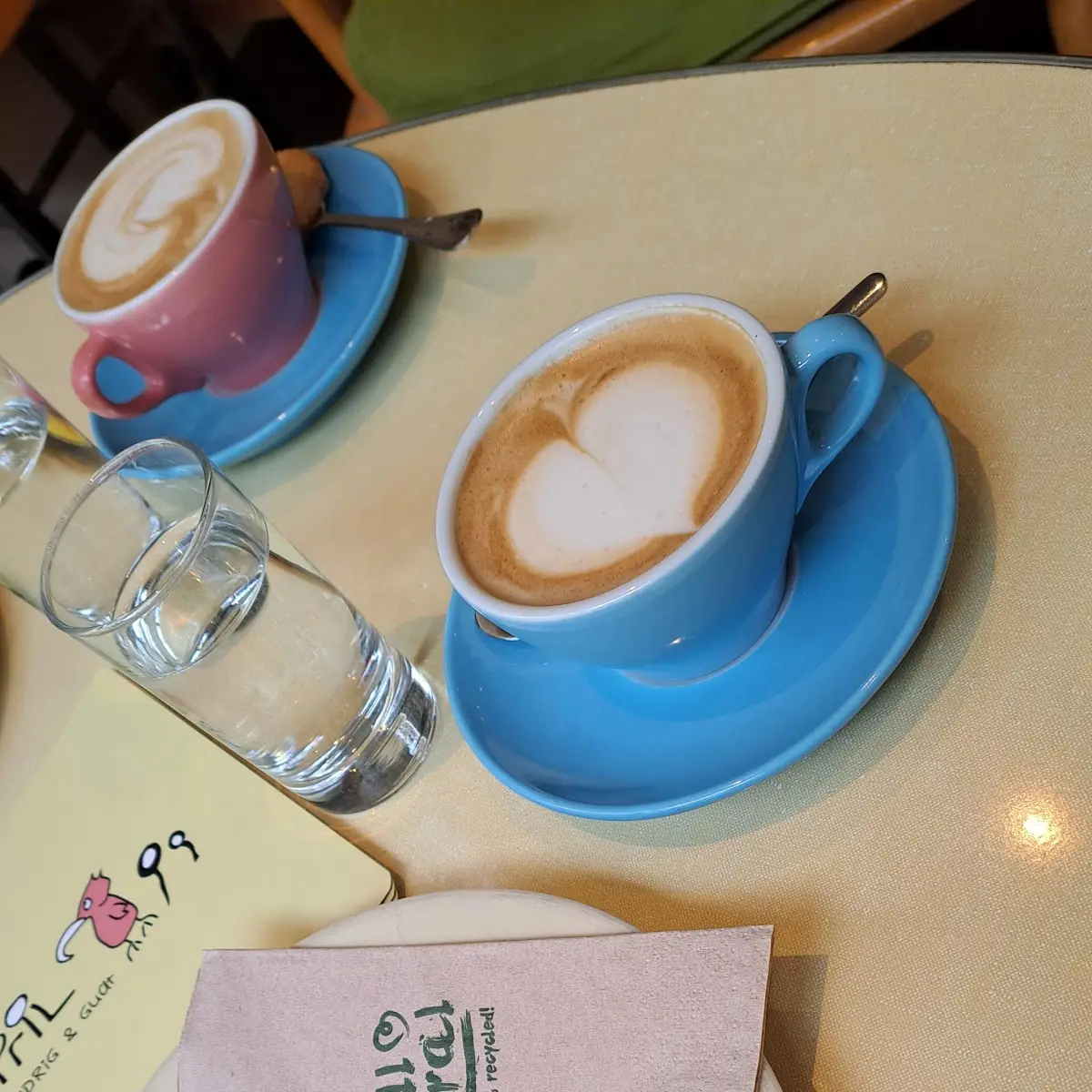 Café Und Veganer Schokokuchen