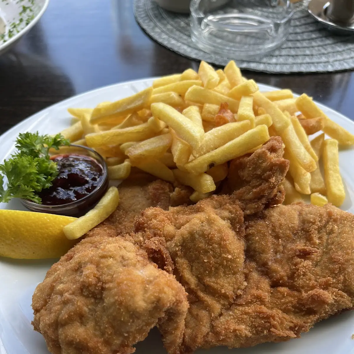 Schnitzel Mit Pommes