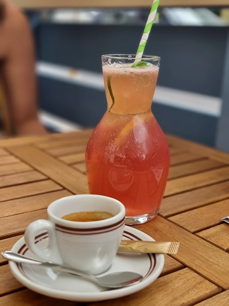 Espresso Und Hausgemachte Limo