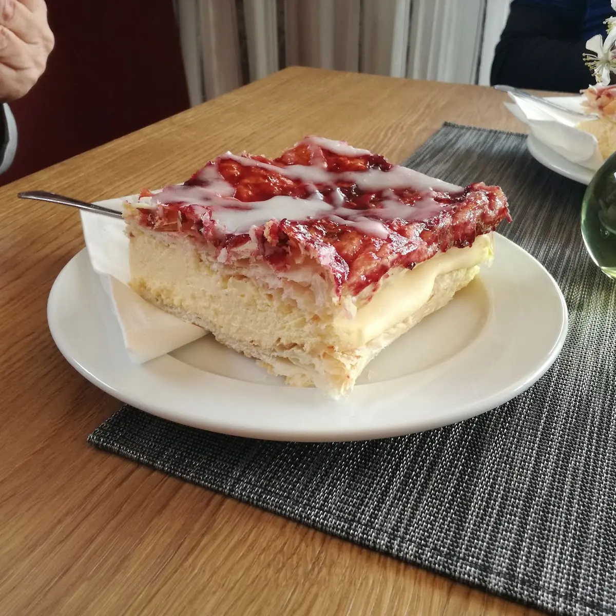 Cremschnitte Auf Der Schulterkogelhütte