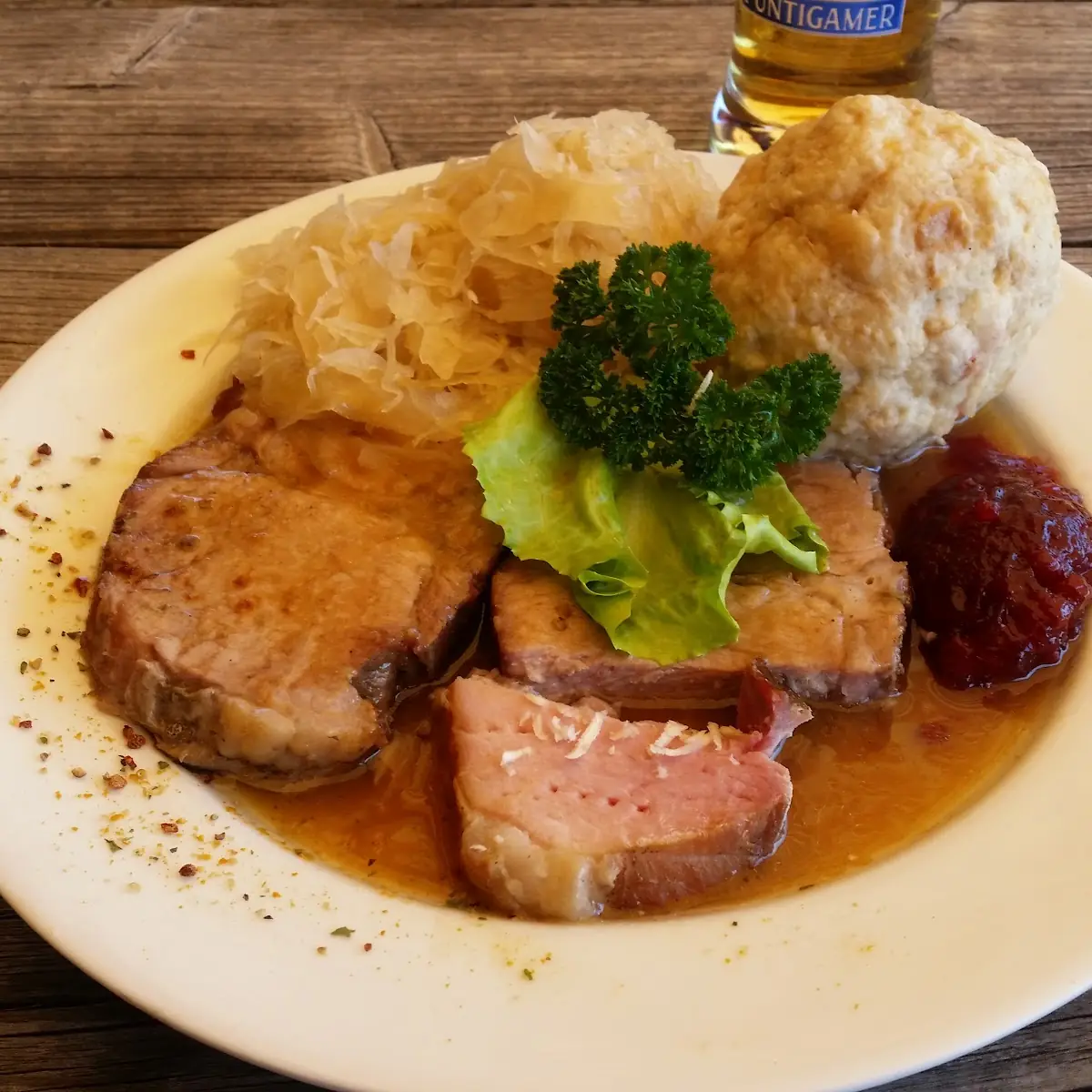 Schweinebraten Mit Knödel Und Kraut