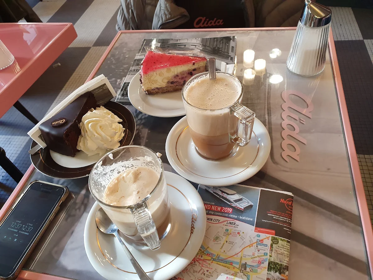 Sacher Torte Mozart Torte En Irishcoffee
