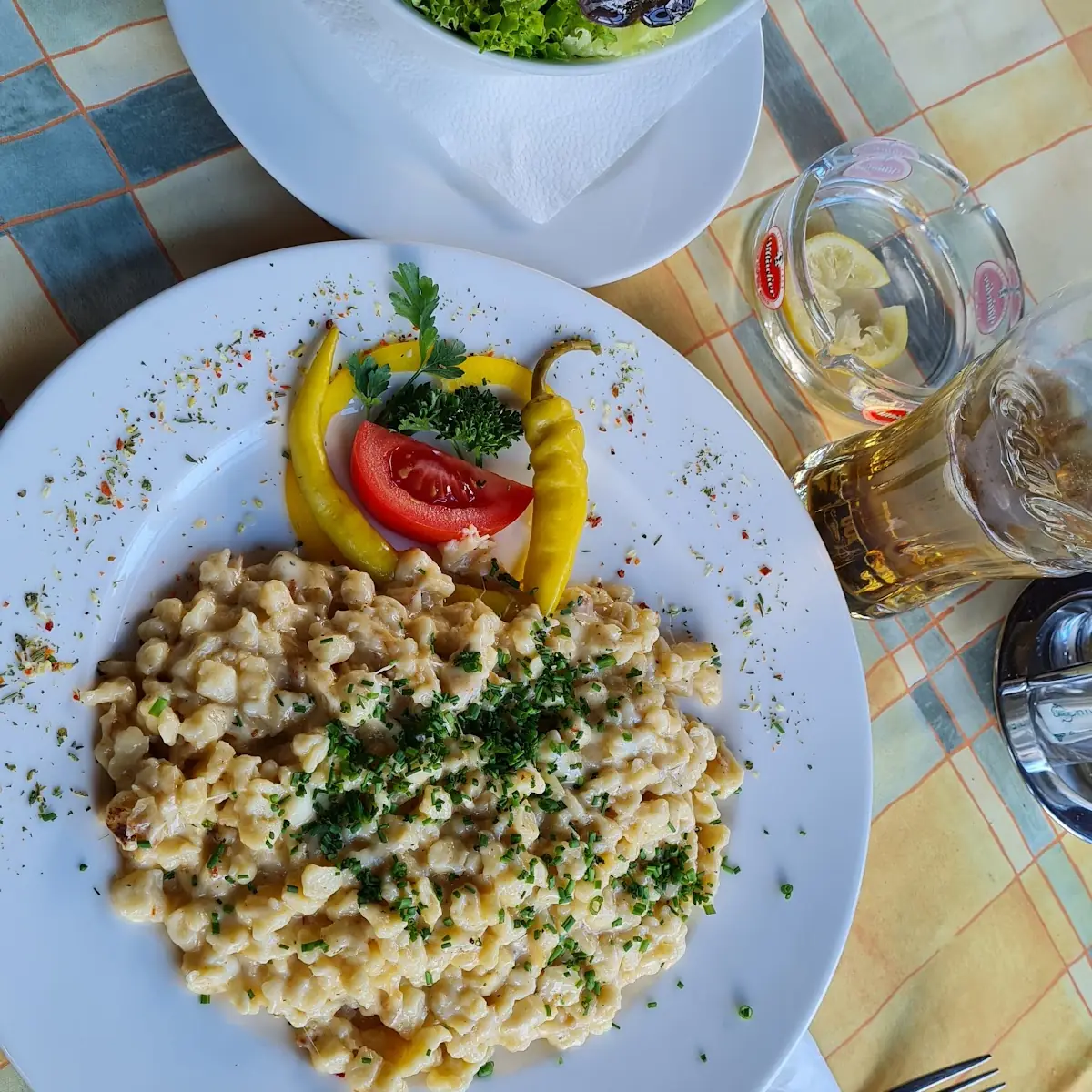 Gemischter Salat Mit Käsespätzle