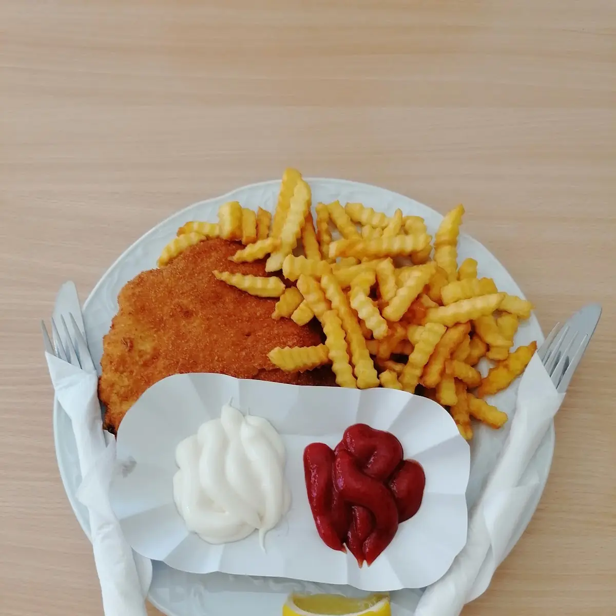 Schnitzel Mit Pommes