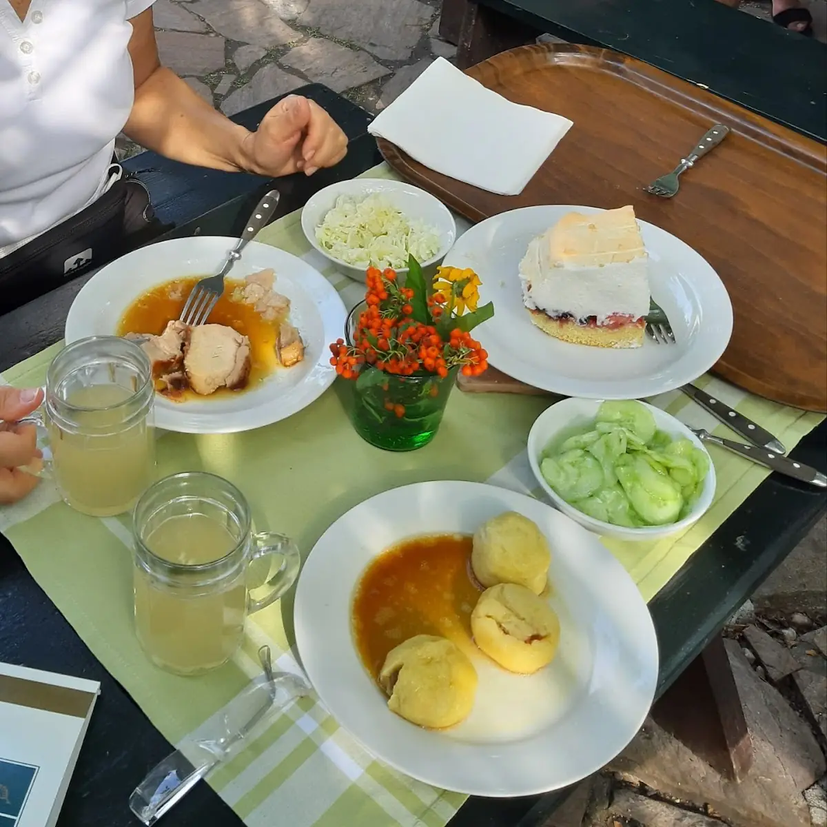 Grammelknödel Mit Krautsalat