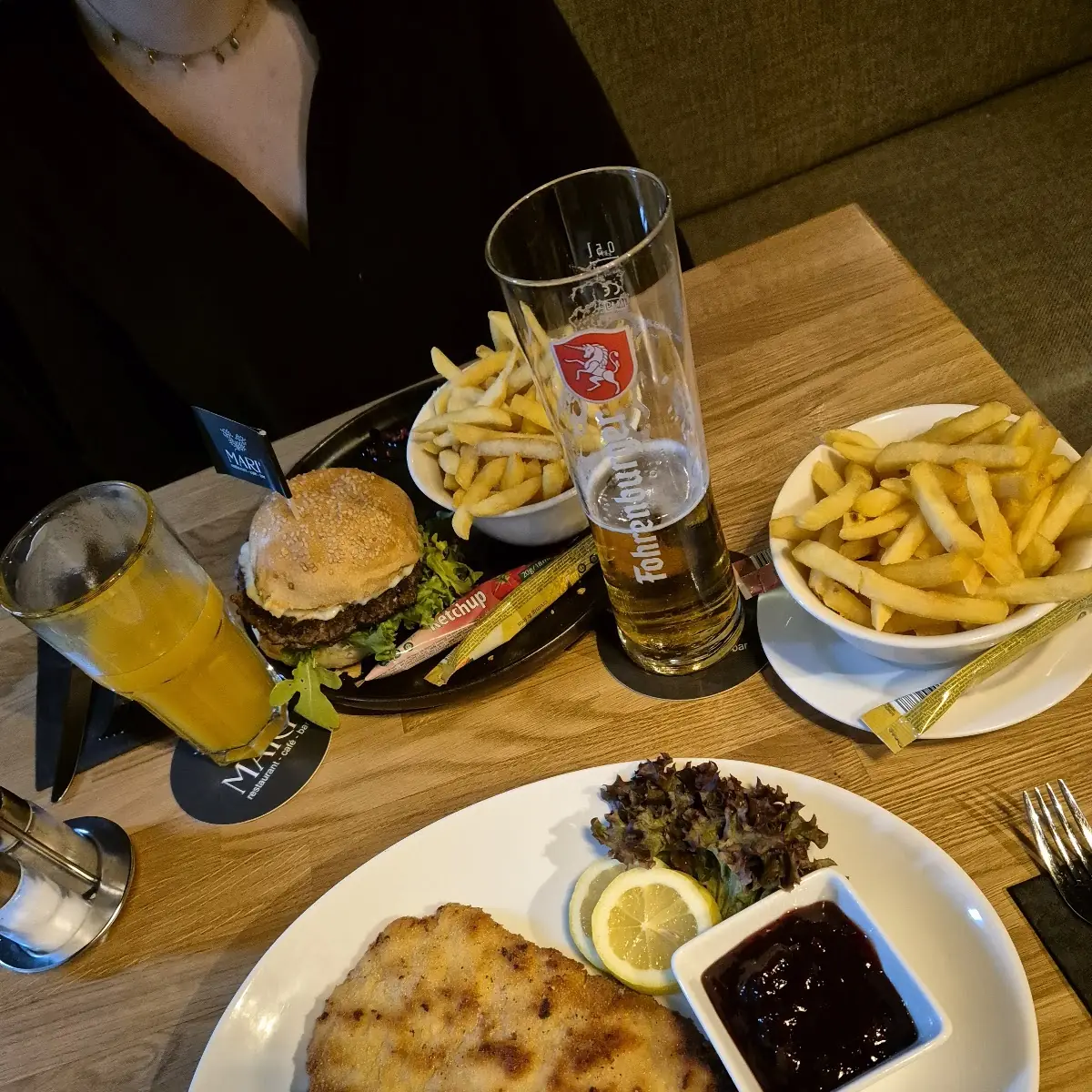 Wiener Schnitzel Mit Pommes