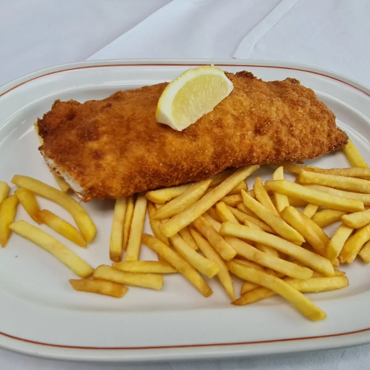 Cordon Bleu Von Der Pute Mit Pommes Frites