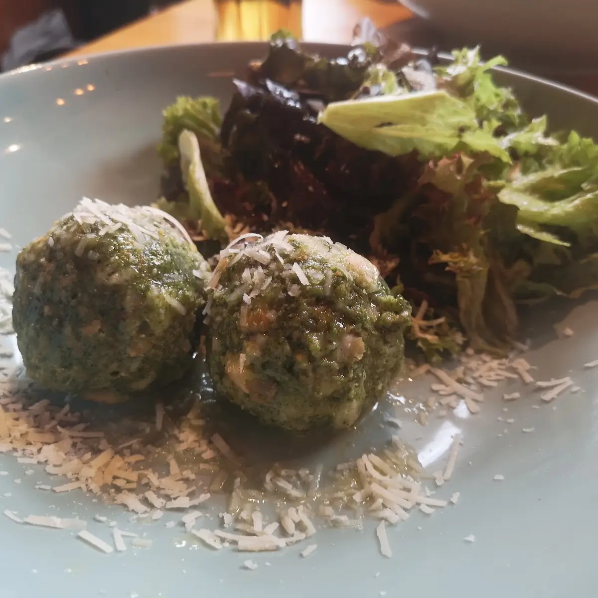 Spinatknödel Mit Salat