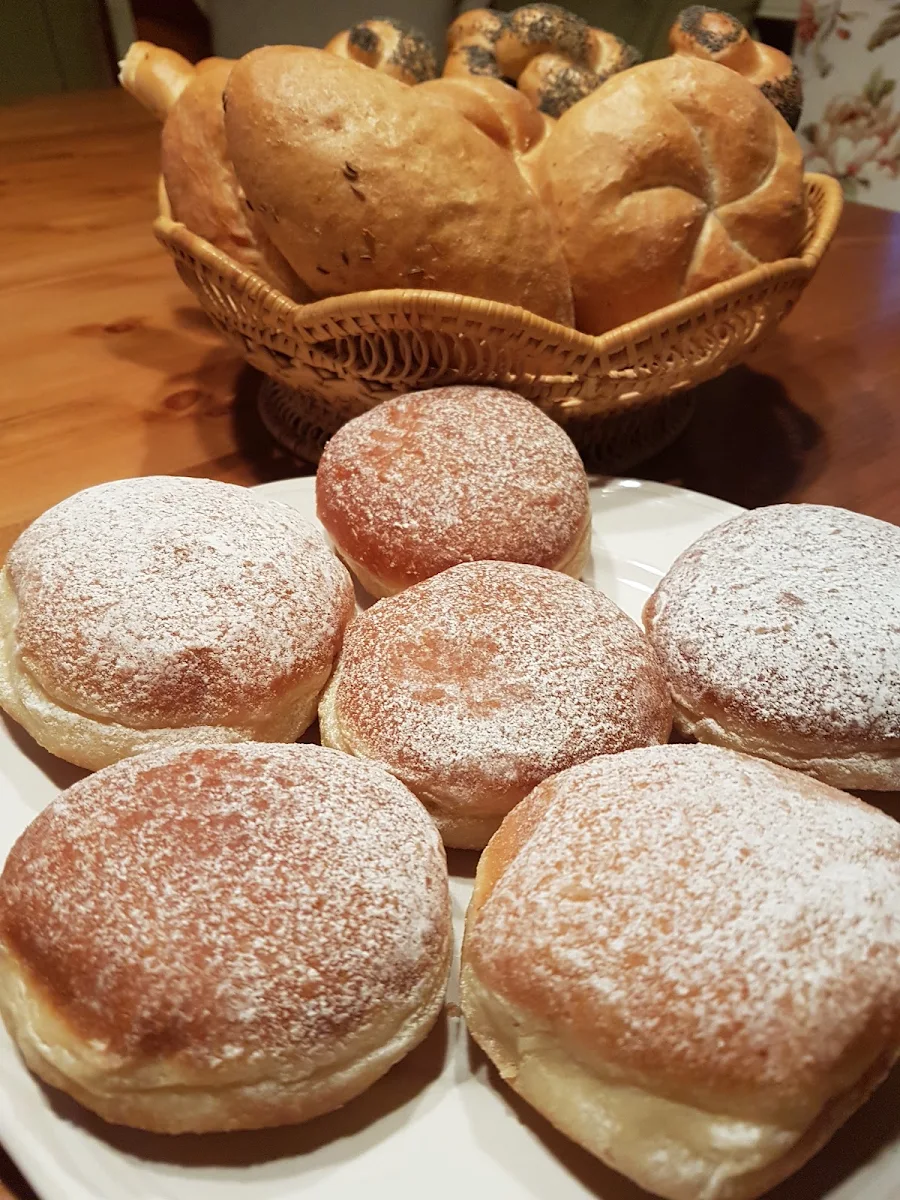 Fröstl's Superkrapfen Und Sein Traumgebäck