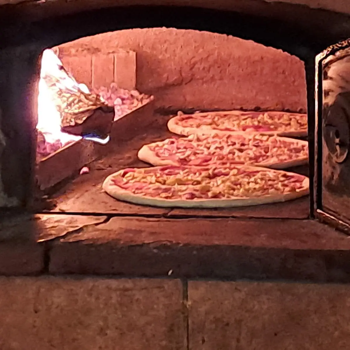 Holzofenpizza
