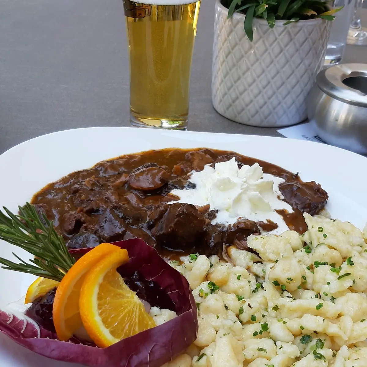 Innsbrucker Schnitzel Und Gemischter Salat