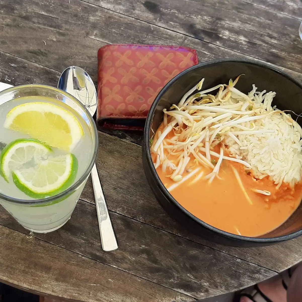Hausgemachte Limonade