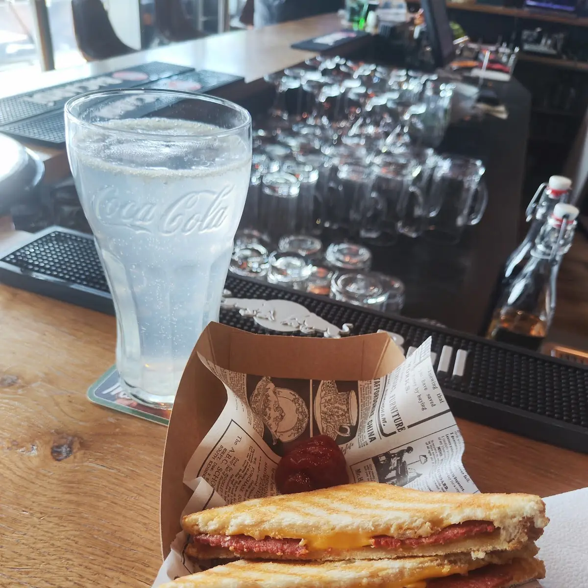 Hendricks Toast Mit Cheddar & Rinder Knoblauchwurst