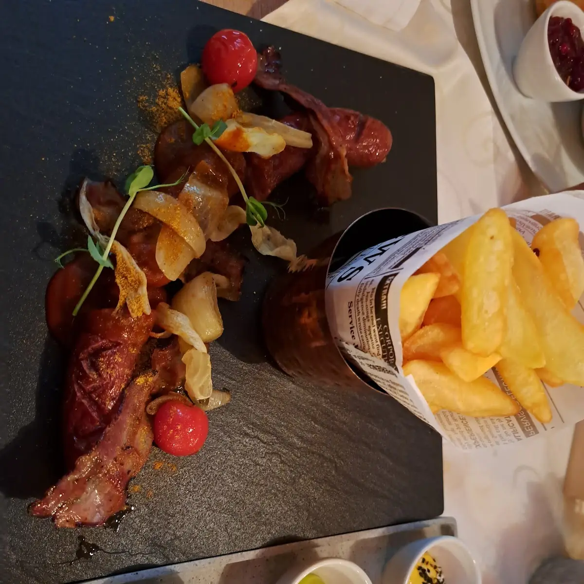 Currywurst Mit Pommes Frites
