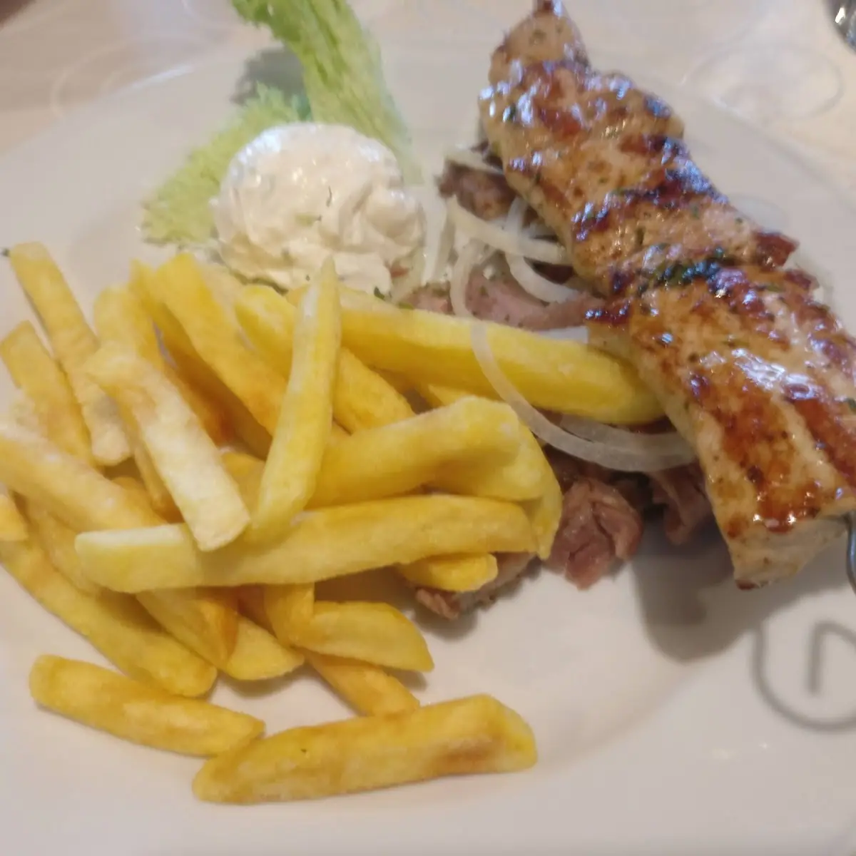 Suvlaki Mit Gyros