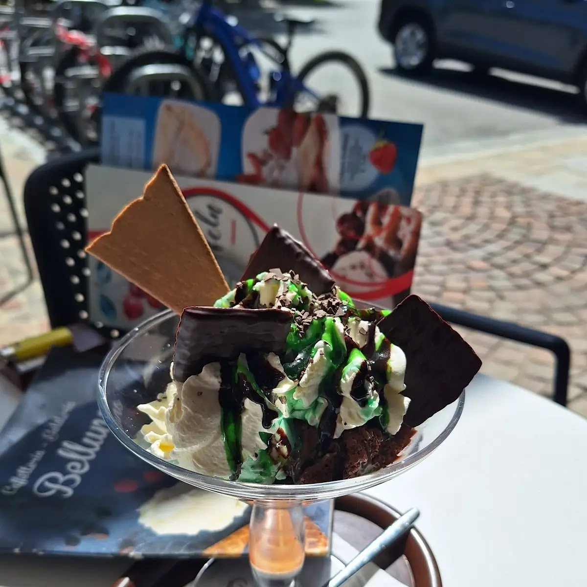 After Eight Becher