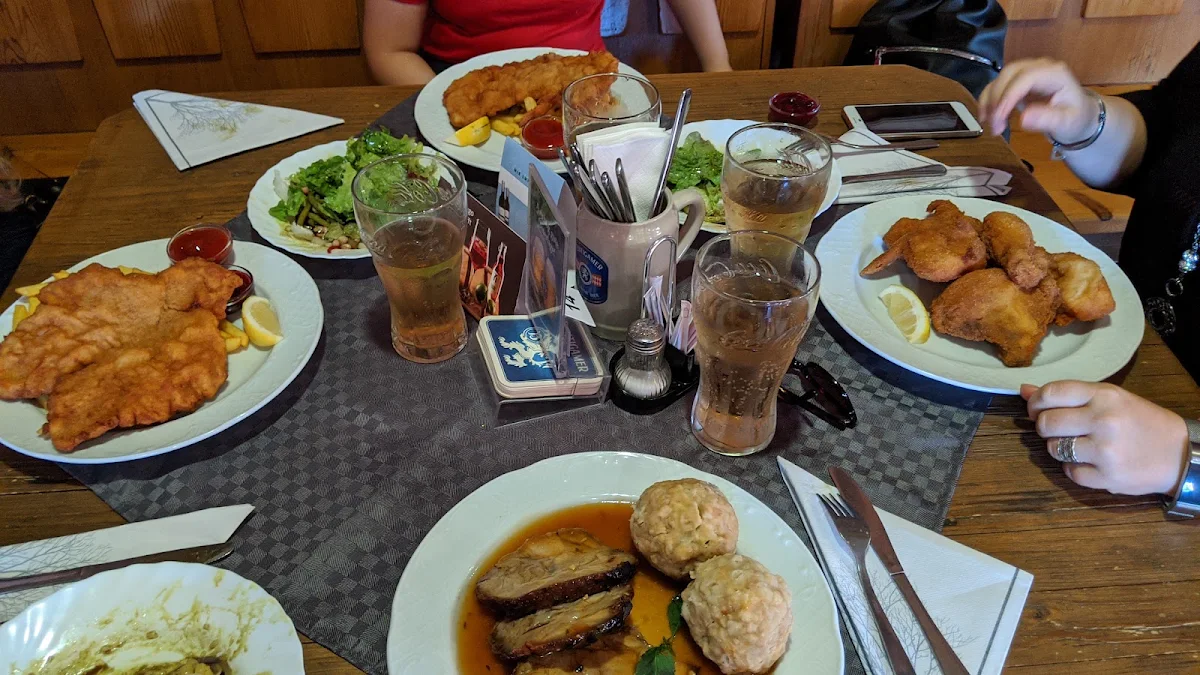 Schweinsbraten Mit Semmelknödel