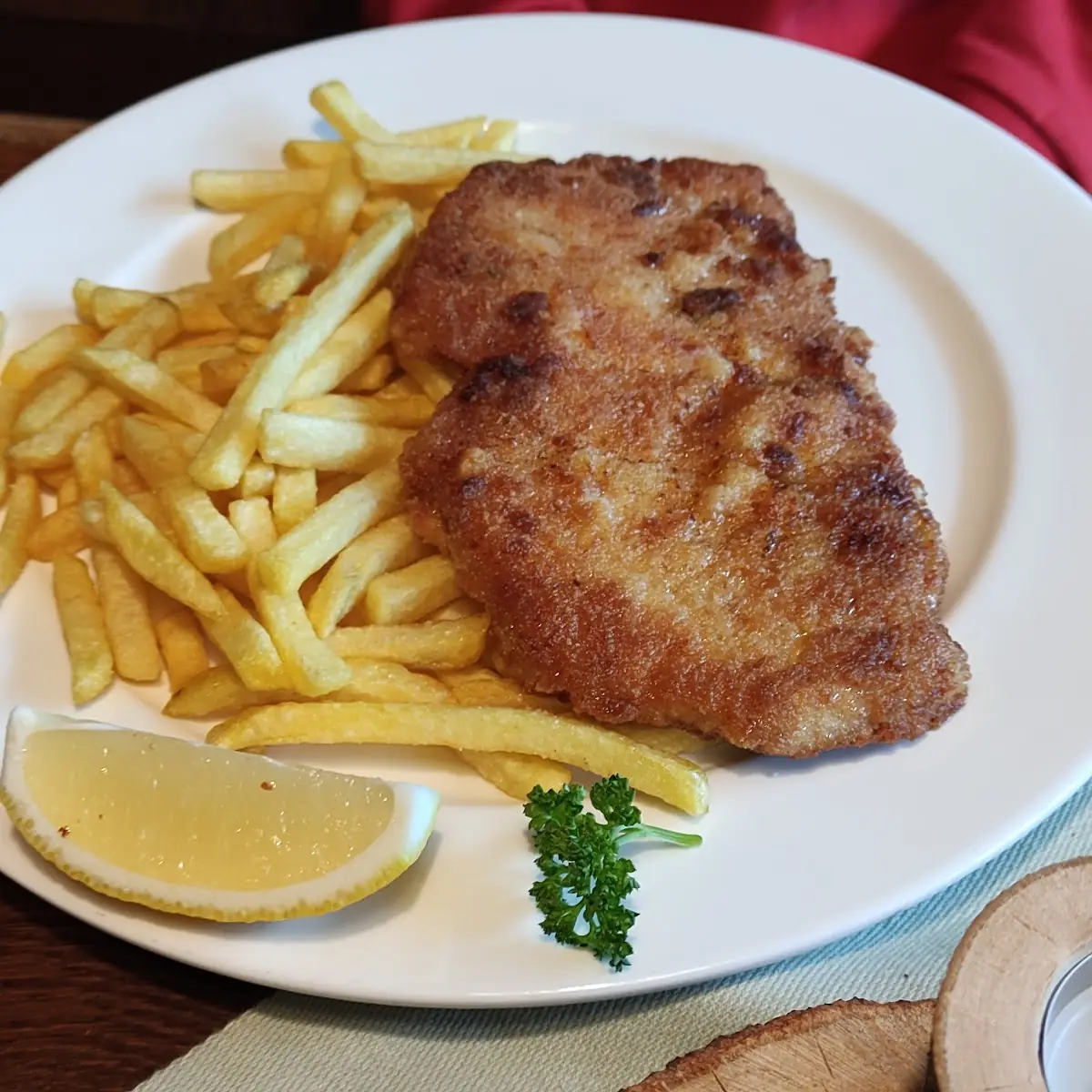 Wiener Schnitzel Mit Pommes