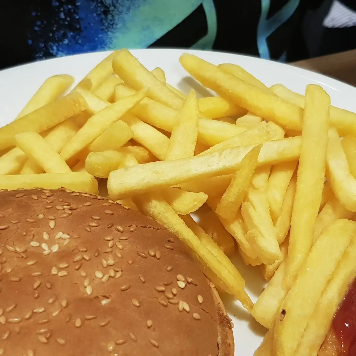 Mit Pommes