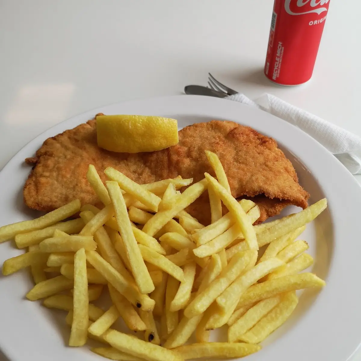 Schnitzel Wiener Art Mit Pommes