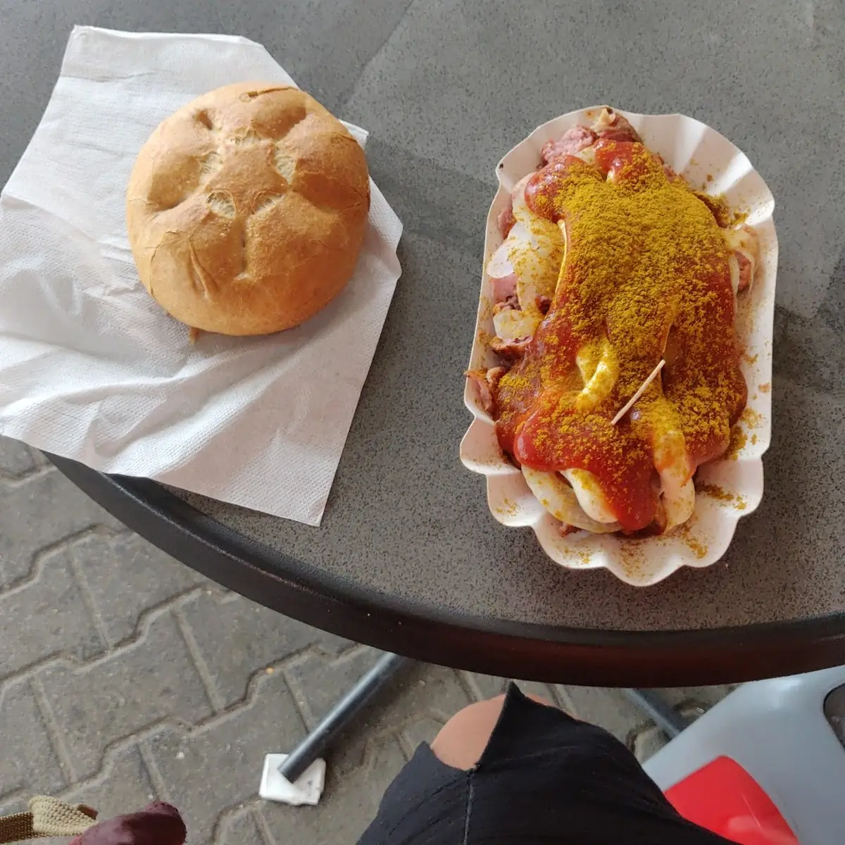 Currywurst Mit Brötchen