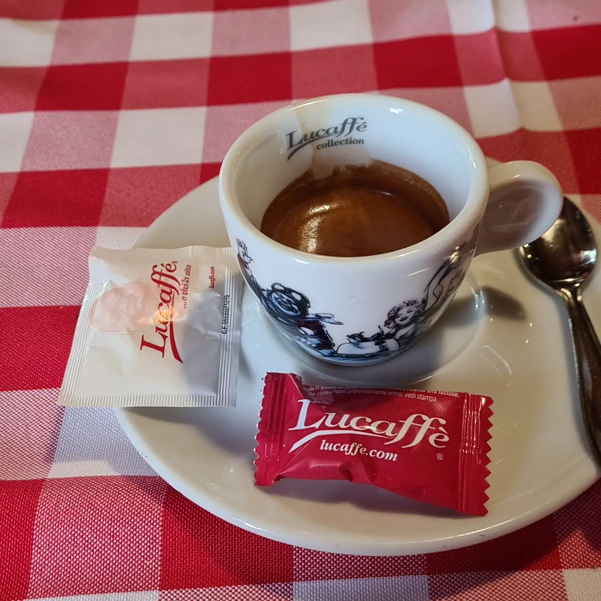 Erstklassiger Espresso Schön Angerichtet