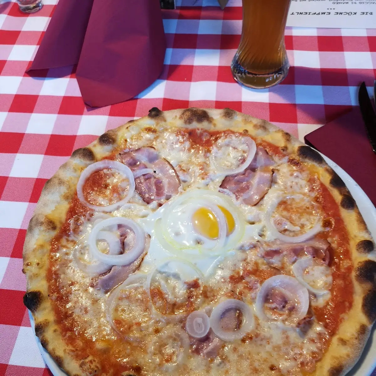Pizza Tirolese