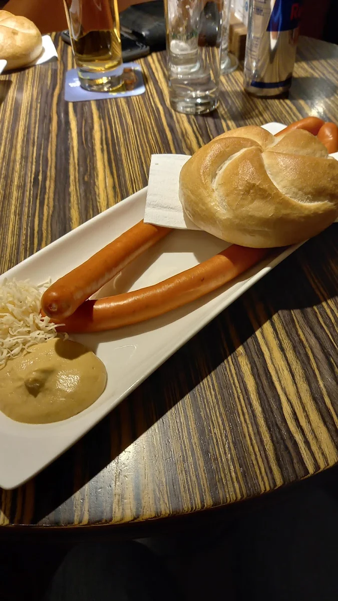 Lange Debreziner Mit Kren Und Senf