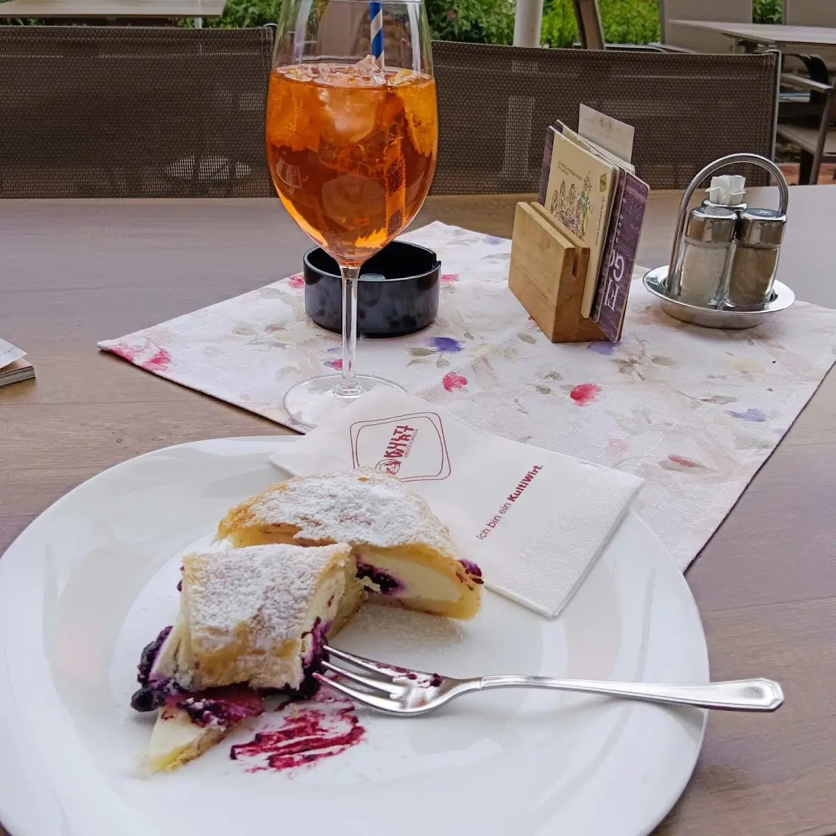 Beerenstrudel