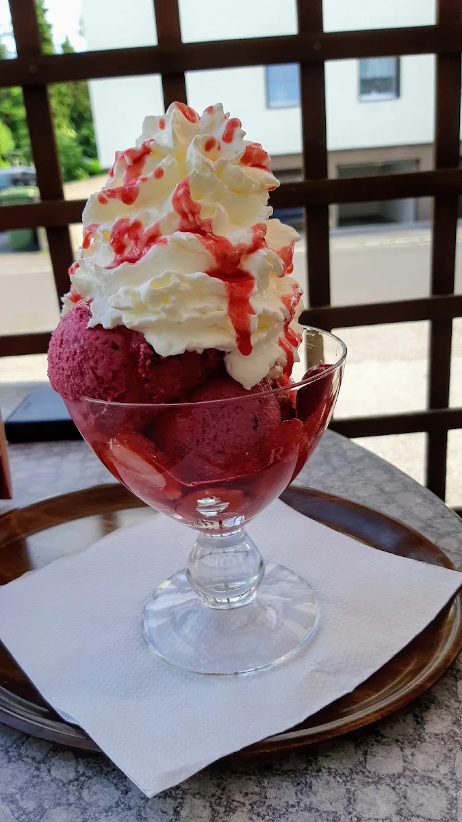 Waldfruchtbecher