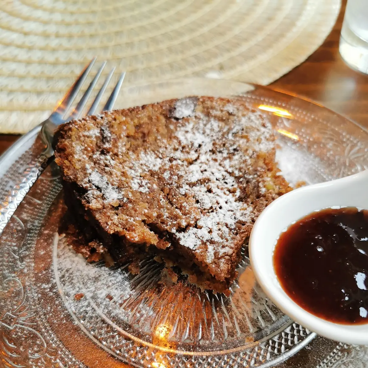 Hausgemachter Schoko-nusskuchen