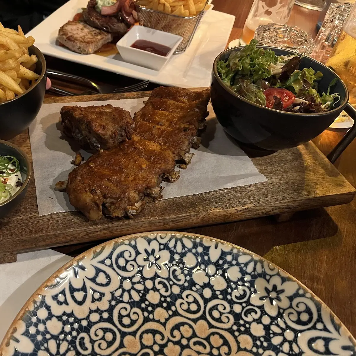Thai Spareribs Mit Pommes Und