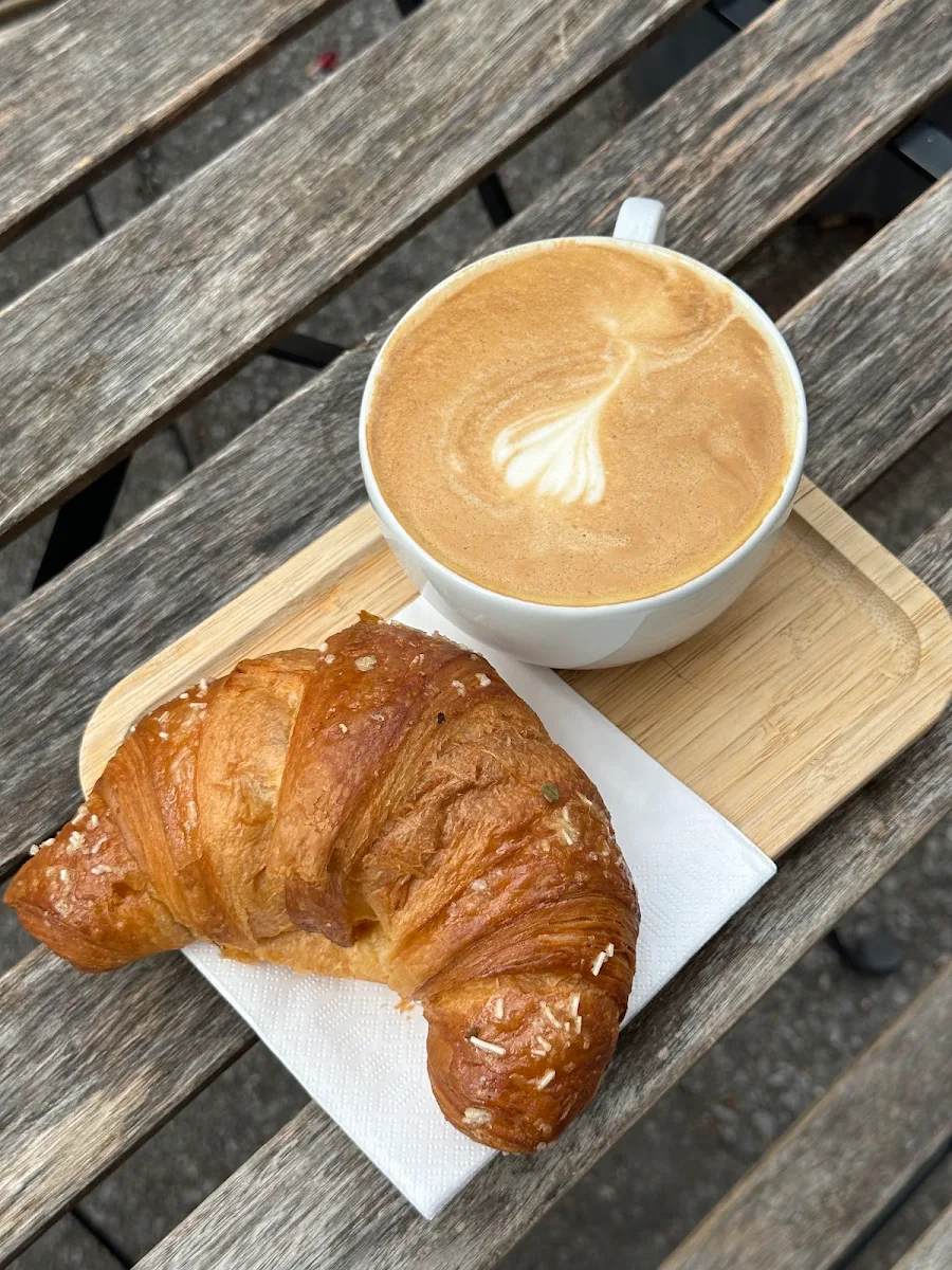 Latte And Vainilla Croissant