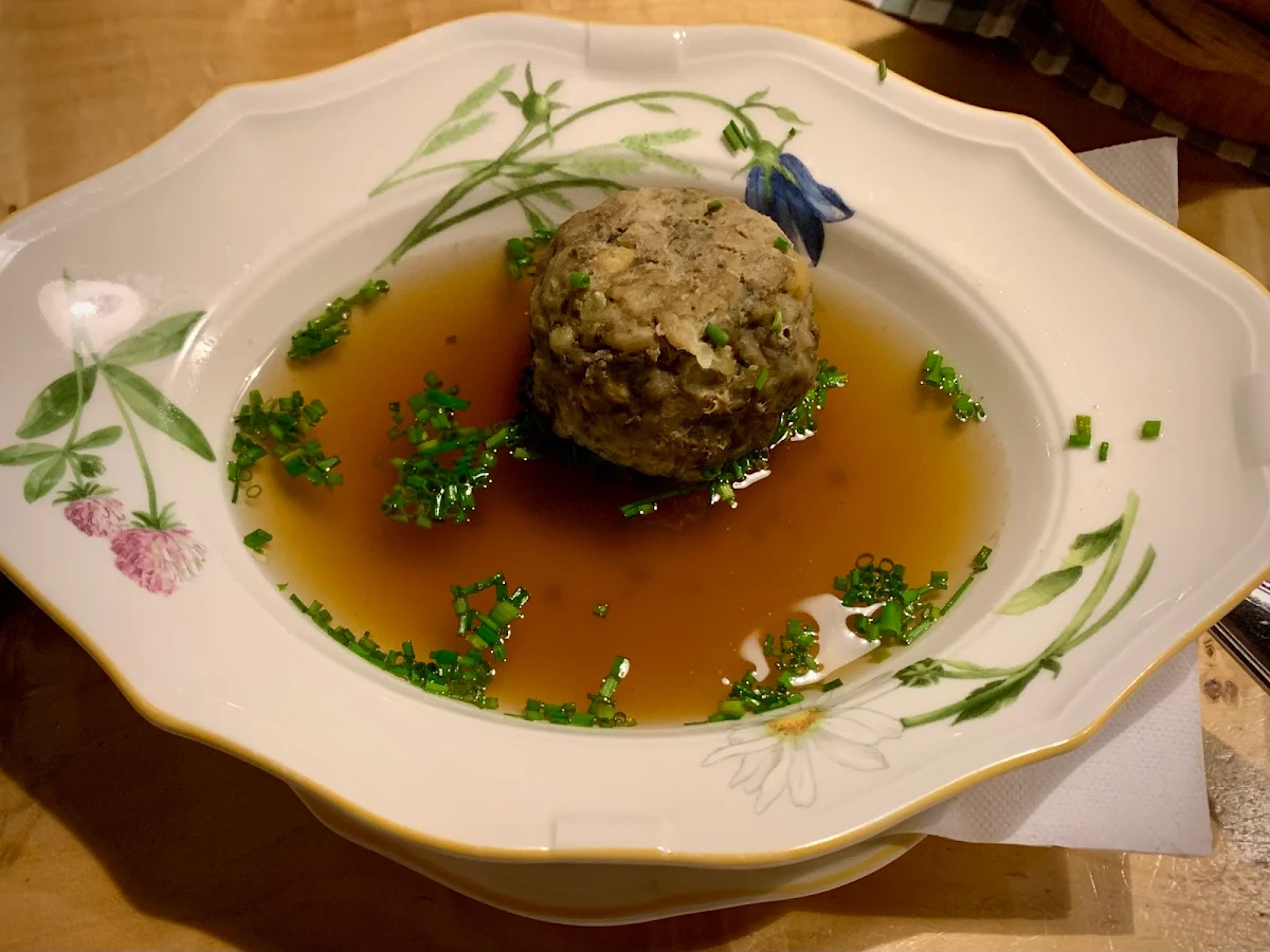 Rinderbrühe Mit Leberknödel