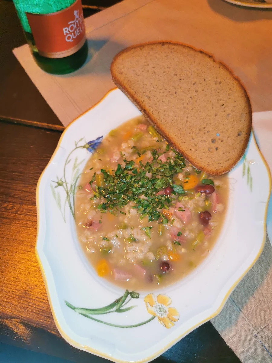 Zuppa Di Cereali E Pane Di Segale