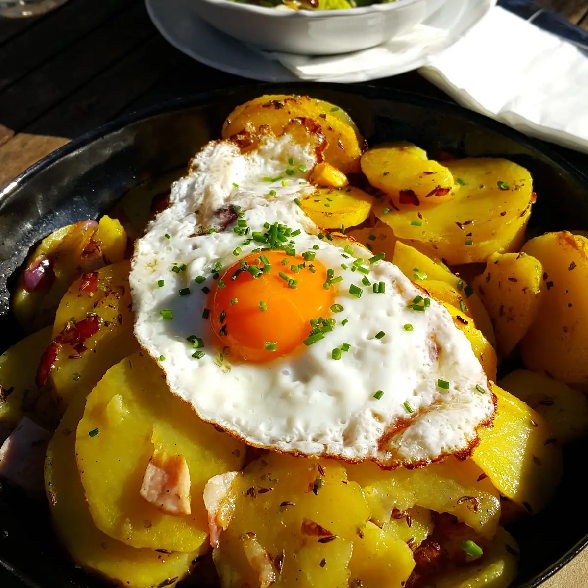 Geröstete Knödel Mit Ei