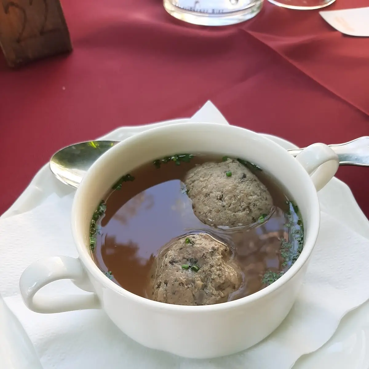 Leberknödelsuppe
