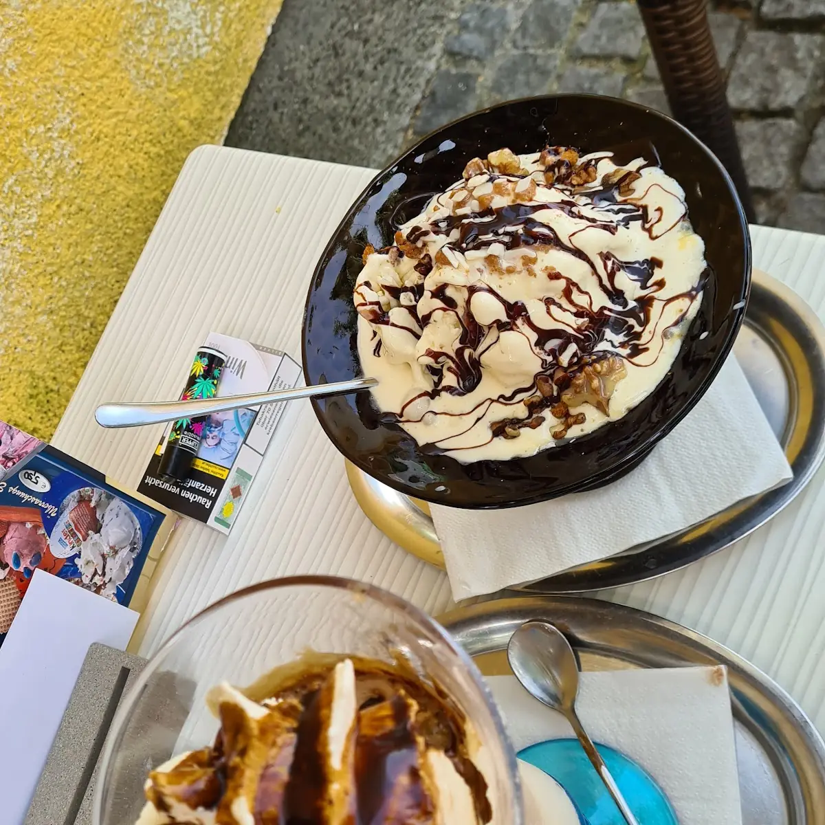 Spaghetti Eis Und Joghurteis Mit Früchten