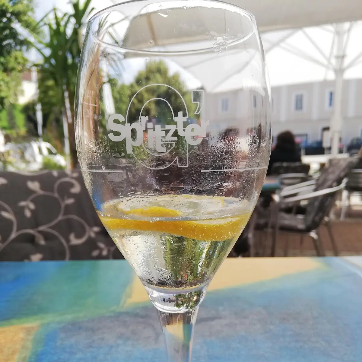 Weisse Mischung Schorle Mit Zitrone