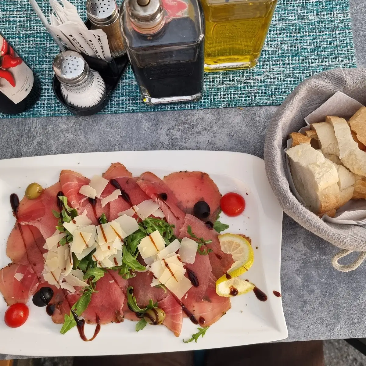 Thunfisch Carpaccio