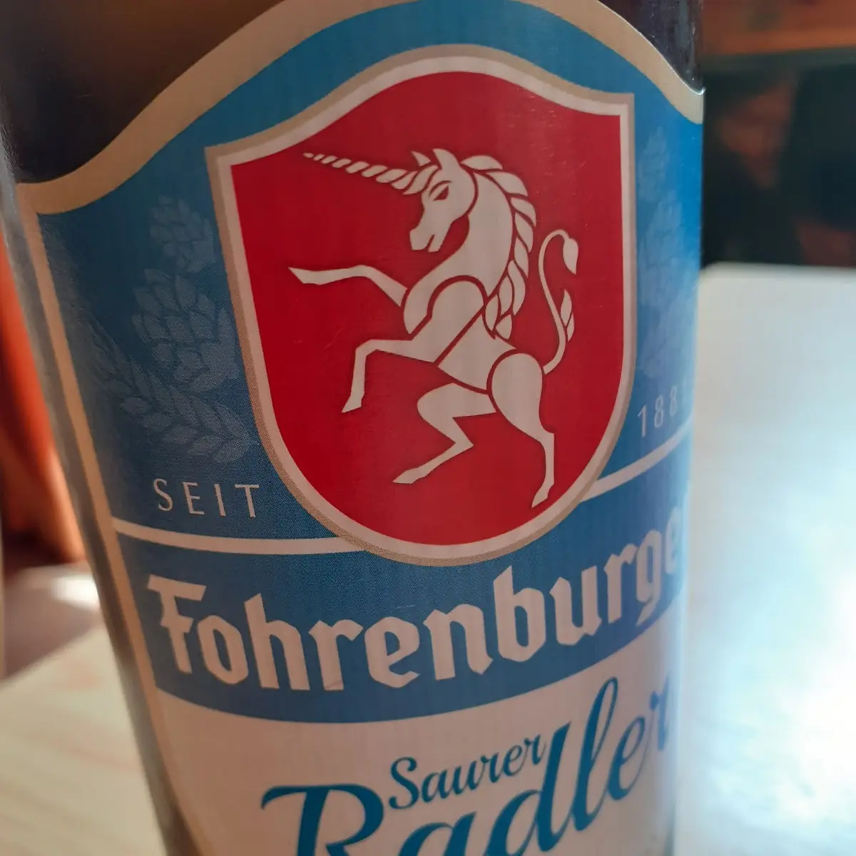 Saurer Radler Bier Mit Quellwasser Gemixt