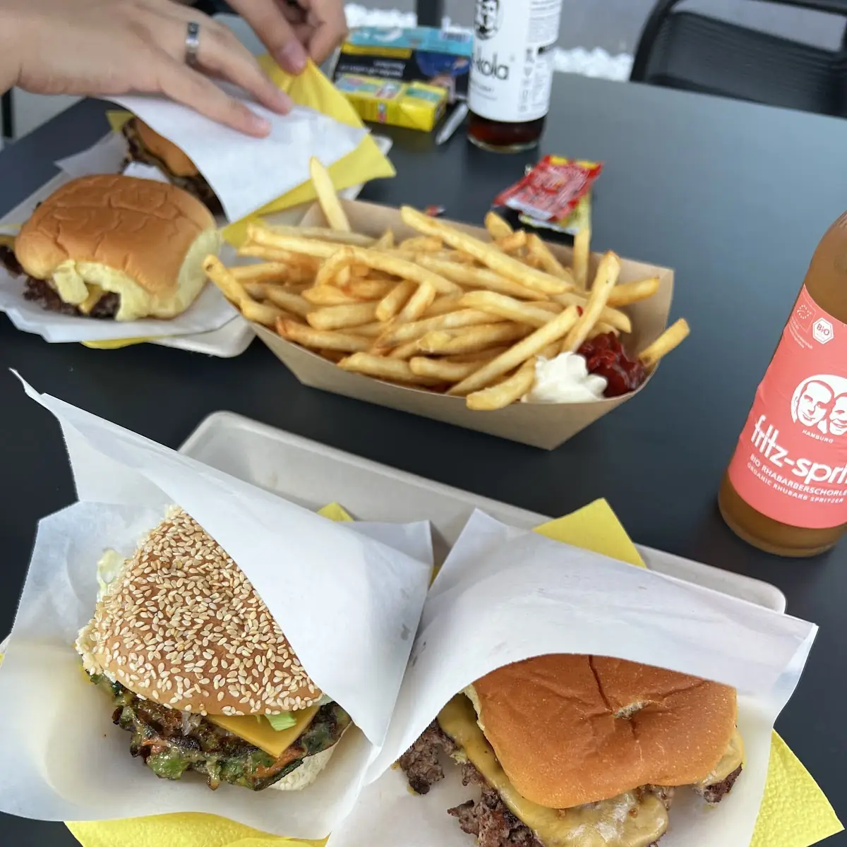 Cheeseburger Und Veggieburger