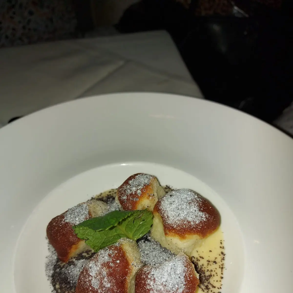 Buchtel Mit Vanillesauce