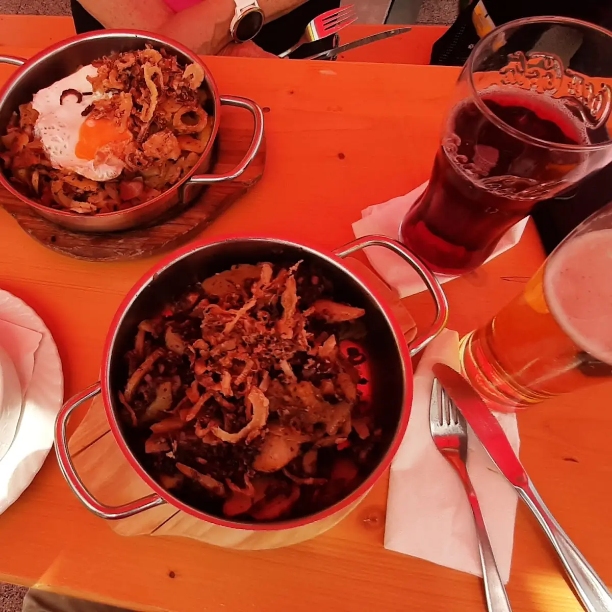 Tiroler Gröstl & Krautsalat Sowie Gröstl Mit Blutwurst Und Sauerkraut