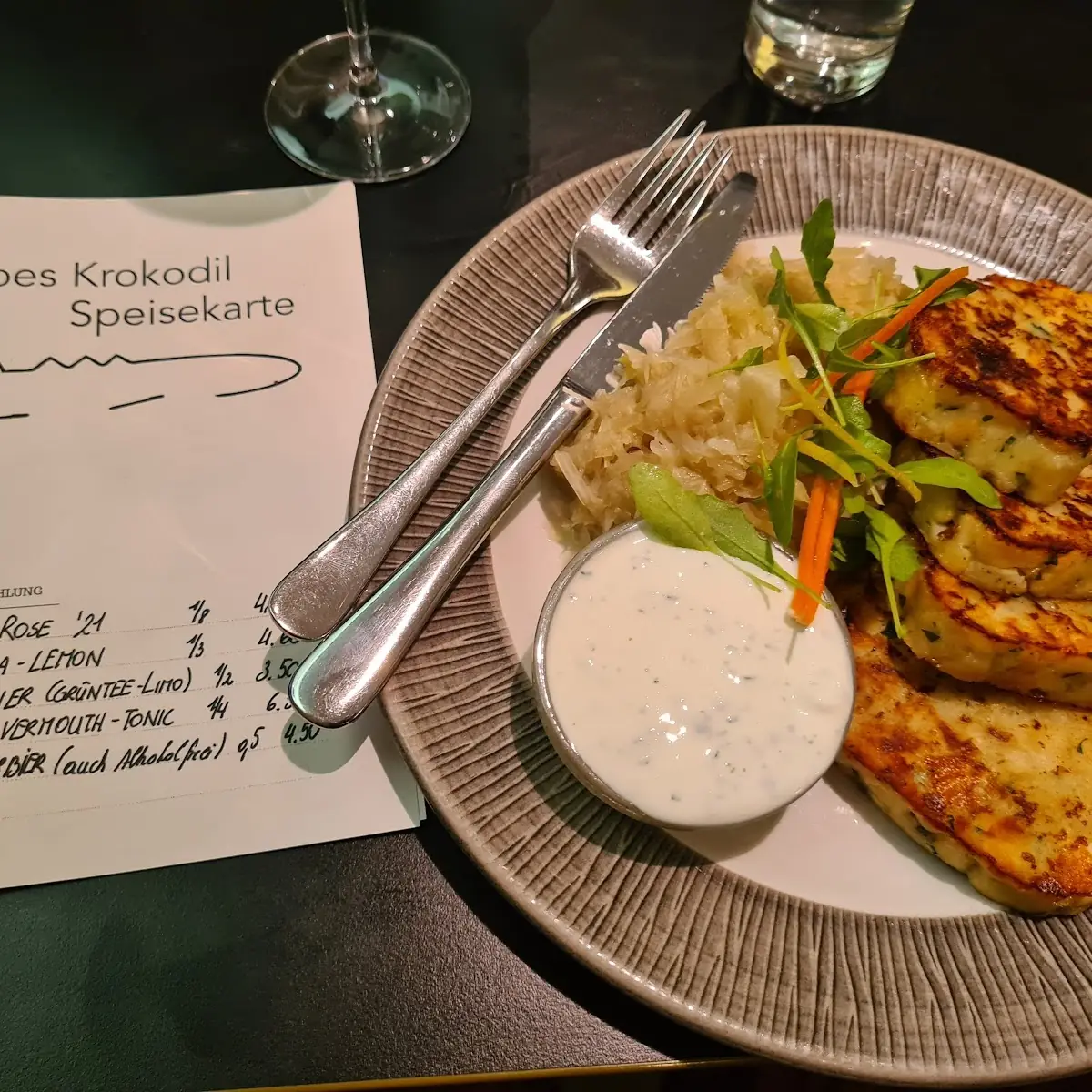 Kaspressknödel Vom Grill Warmer Krautsalat Kräuterrahm