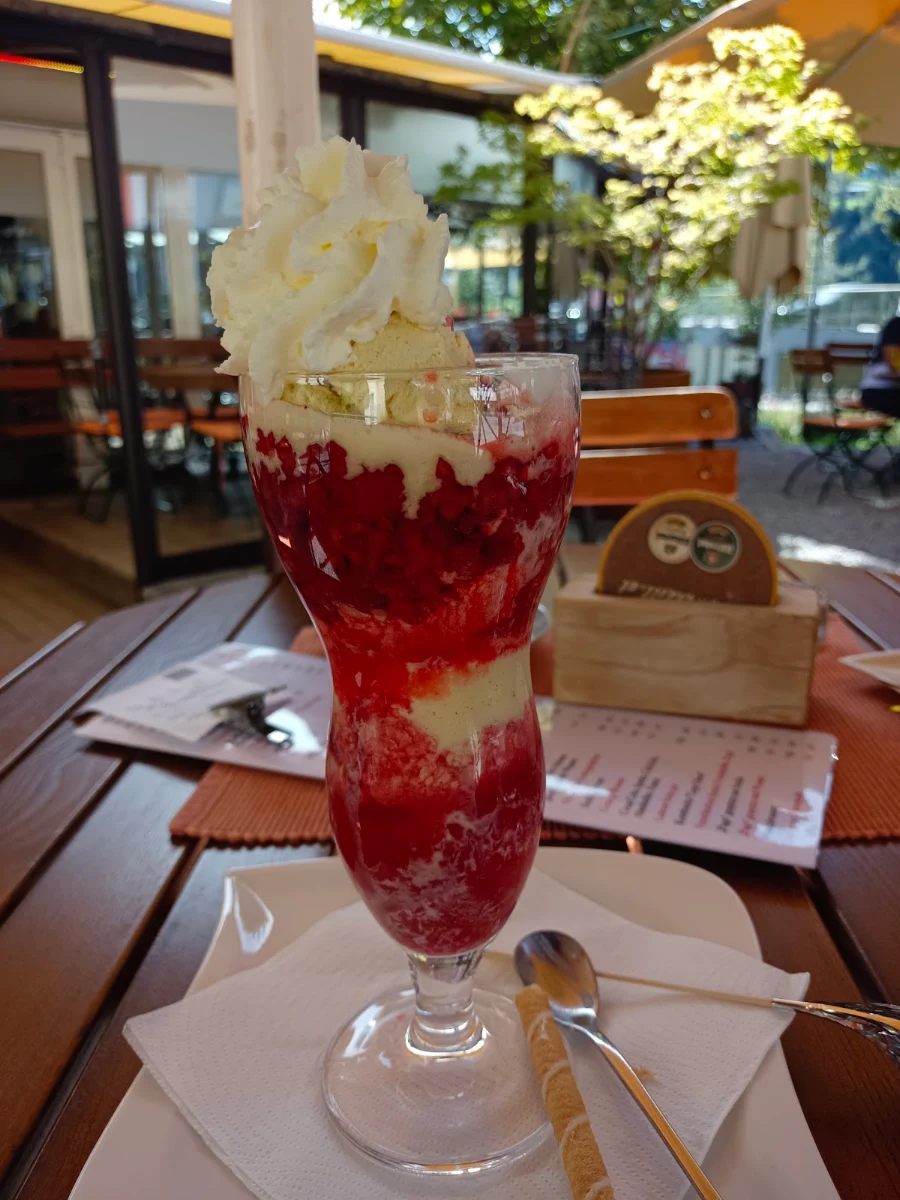 Eisbecher Heiße Liebe