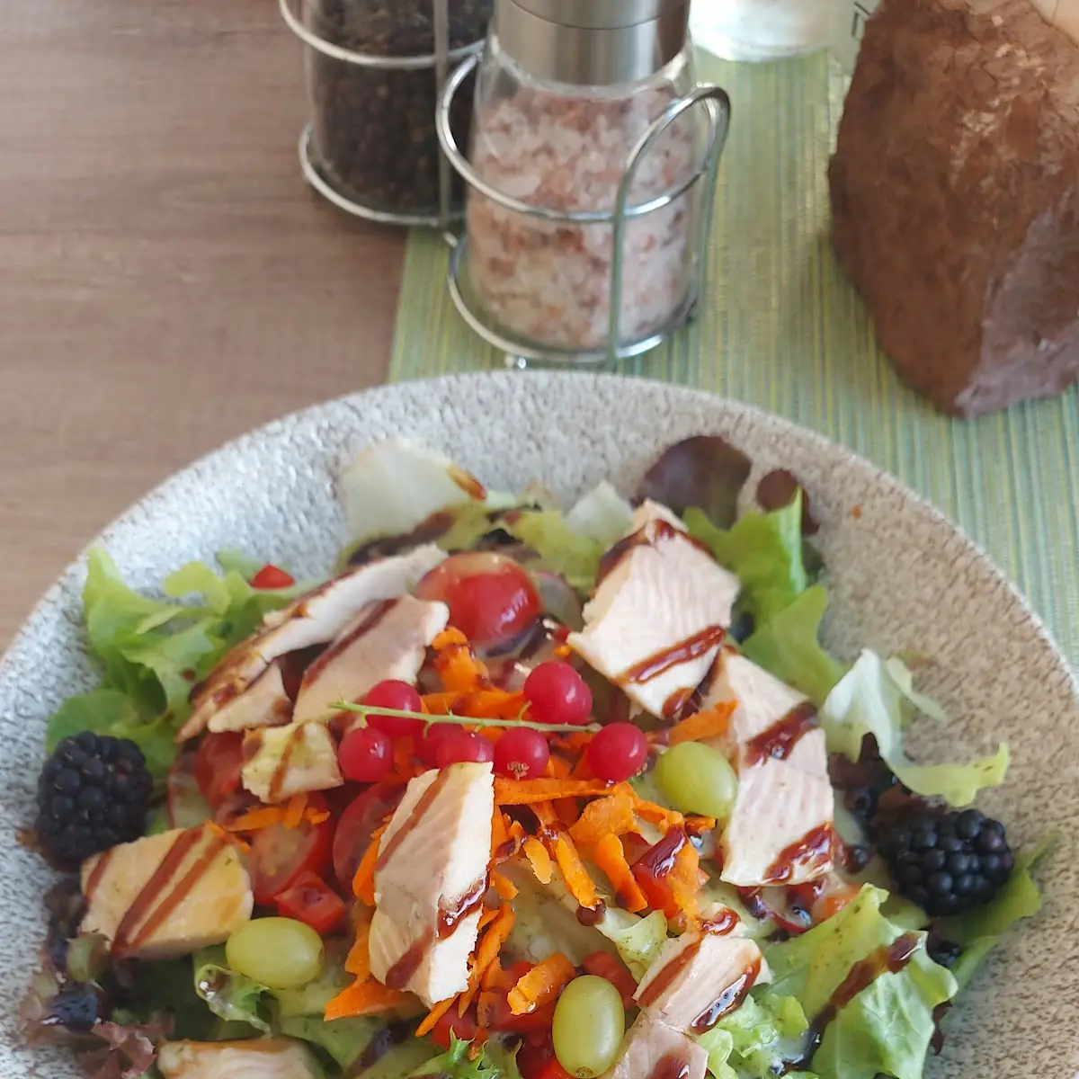 Wirtshaus Salat Mit Geräucherter Forelle